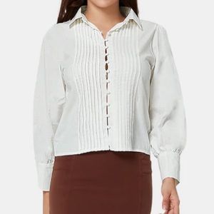 New Halara Collared Button Pleated Shirt size medium